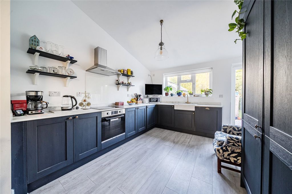 Property photo 2 of 22 Picture No. 08