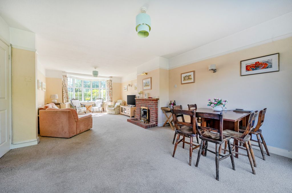 Property photo 3 of 13