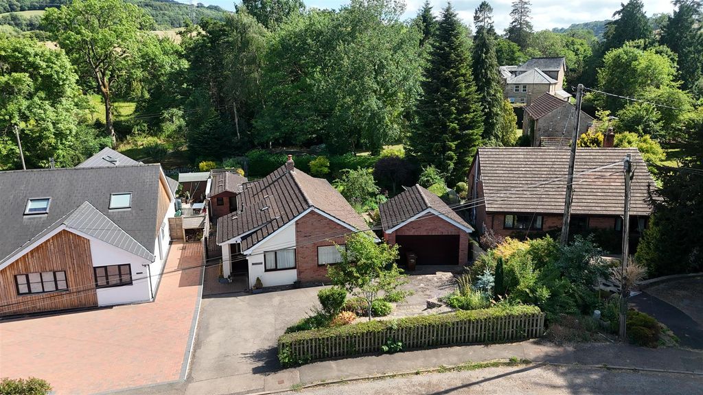Property photo 1 of 31