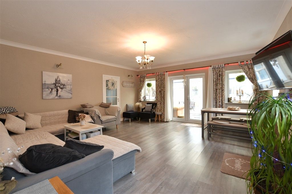 Property photo 1 of 24 Lounge/Dining Room