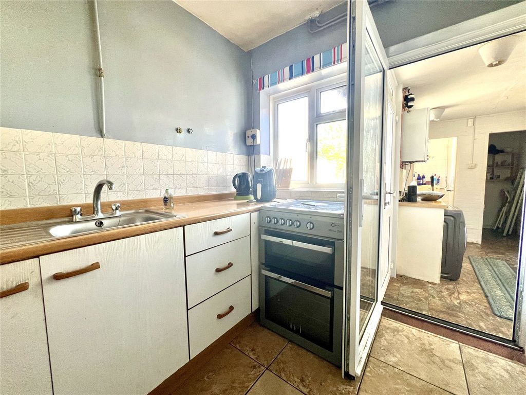 Property photo 3 of 14 Kitchen
