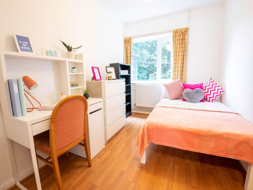 Property photo 1 of 13 Downstairs Bedroom