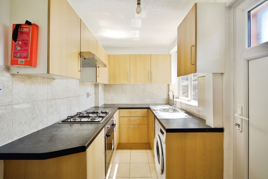 Property photo 2 of 14 Pbox-Img.Jpg