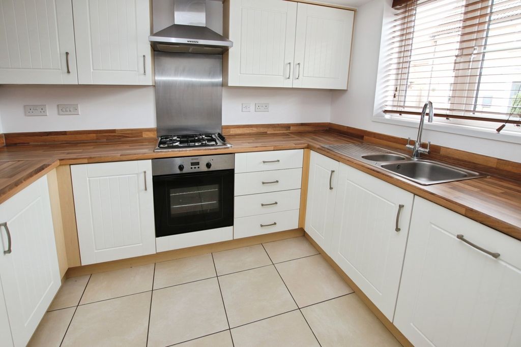 Property photo 2 of 18 4283962