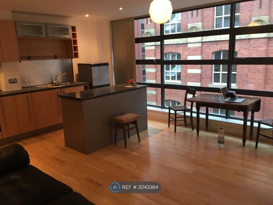 Property photo 1 of 8 Kitchen Dining Area
