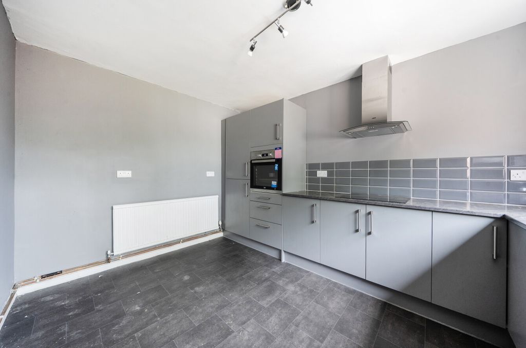 Property photo 3 of 20 1471014-9-6A1Eaca...