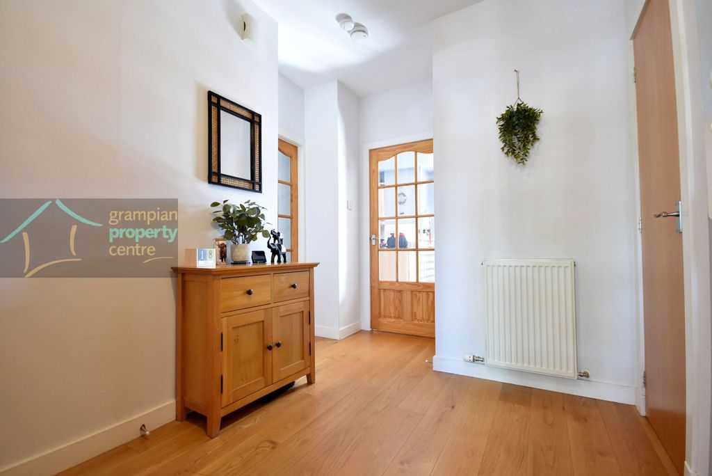 Property photo 3 of 25 Hall 2.Jpg