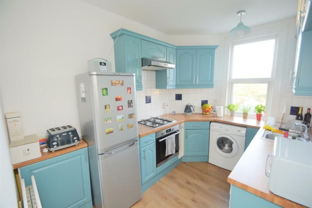 Property photo 3 of 6 4545592