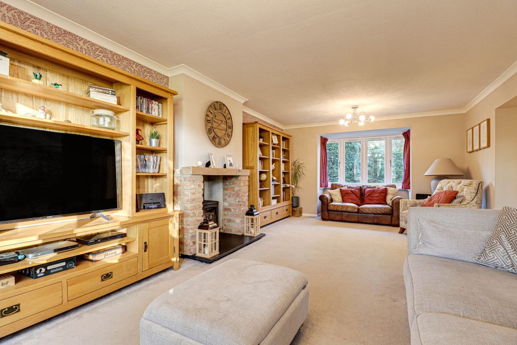 Property photo 2 of 27 Living Room