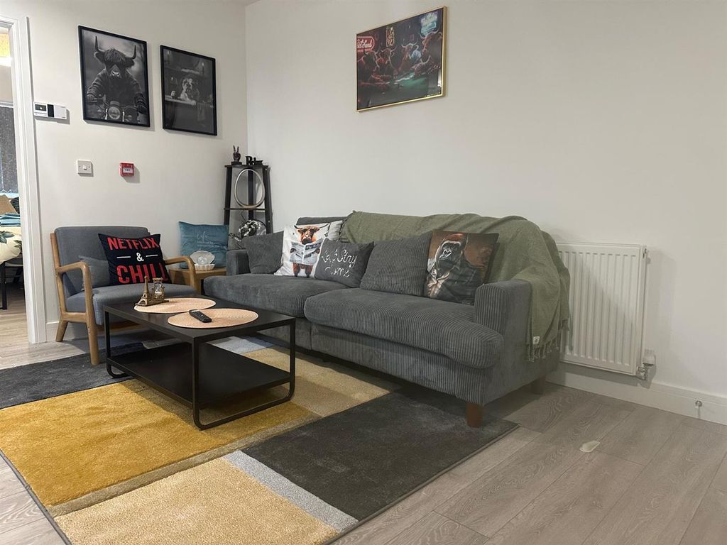 Property photo 1 of 7 1000374377.Jpg