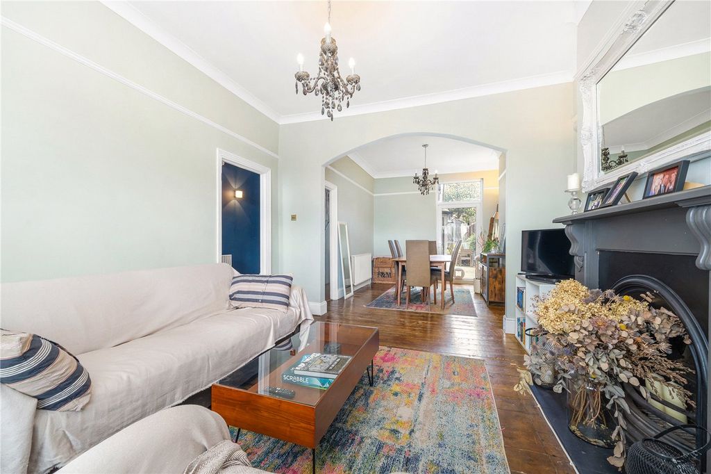 Property photo 3 of 16 Reception