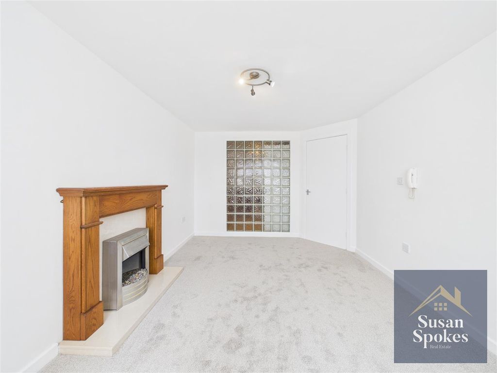 Property photo 3 of 13 Cam01858G0-Pr0164-Still003.Jpg