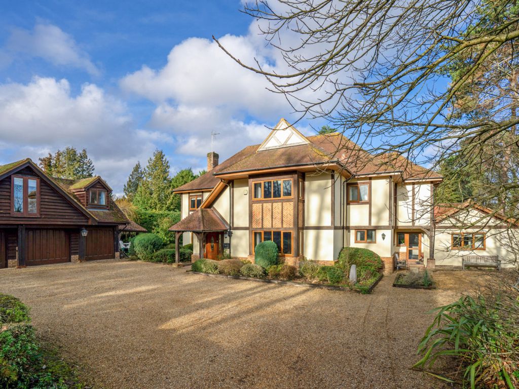 Property photo 1 of 23