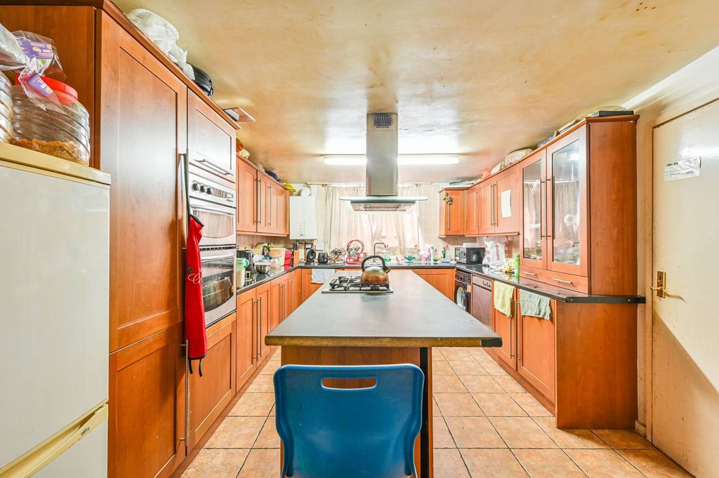 Property photo 1 of 5