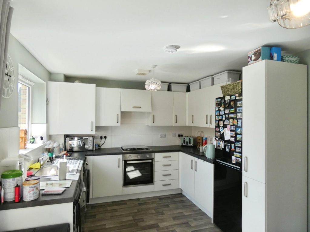 Property photo 3 of 12 Dining Kitchen