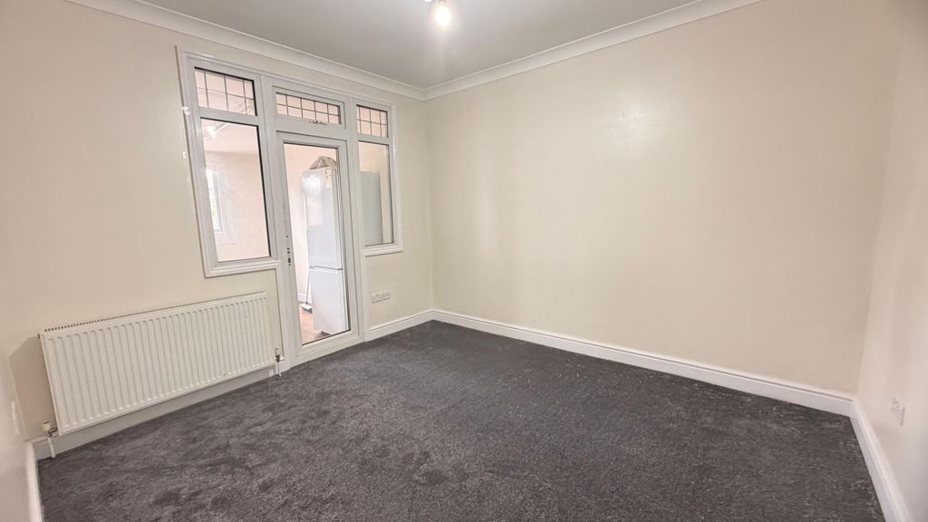 Property photo 3 of 12 Gallery