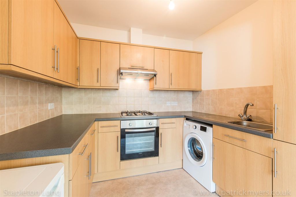 Property photo 1 of 10 Flat 1, 242A High Street-2.Jpg