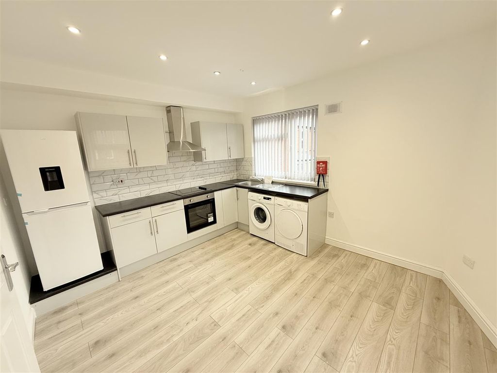 Property photo 2 of 7 Tempimagepqojdk.Jpg