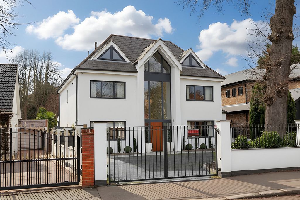 Property photo 1 of 46