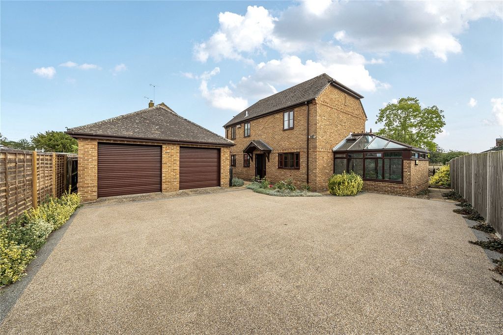 Property photo 1 of 34 Rectory Lane