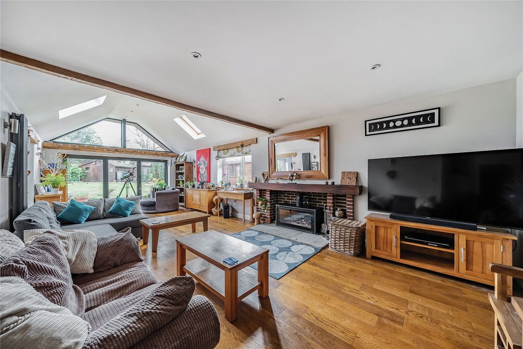 Property photo 2 of 17 Picture No. 02