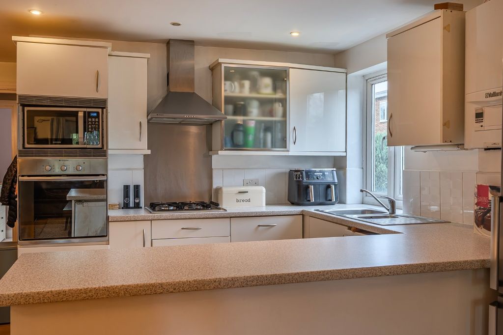 Property photo 2 of 16 Picture No. 10