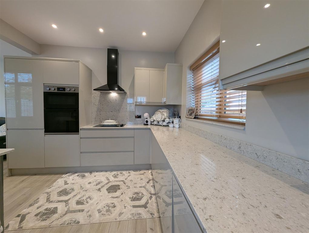 Property photo 2 of 16 Kitchen