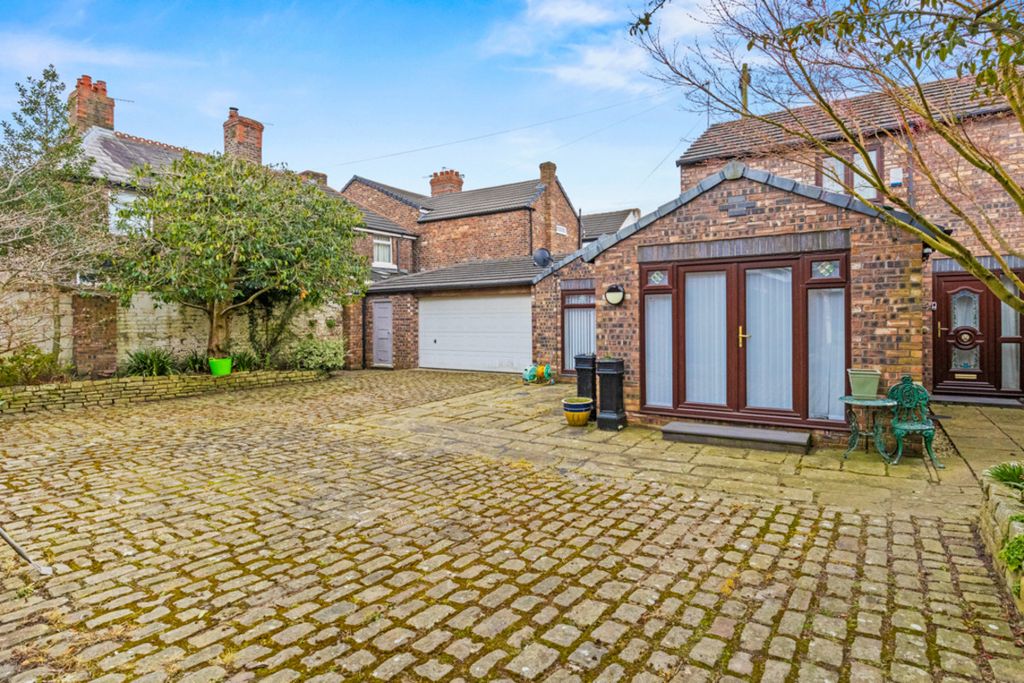 Property photo 3 of 35