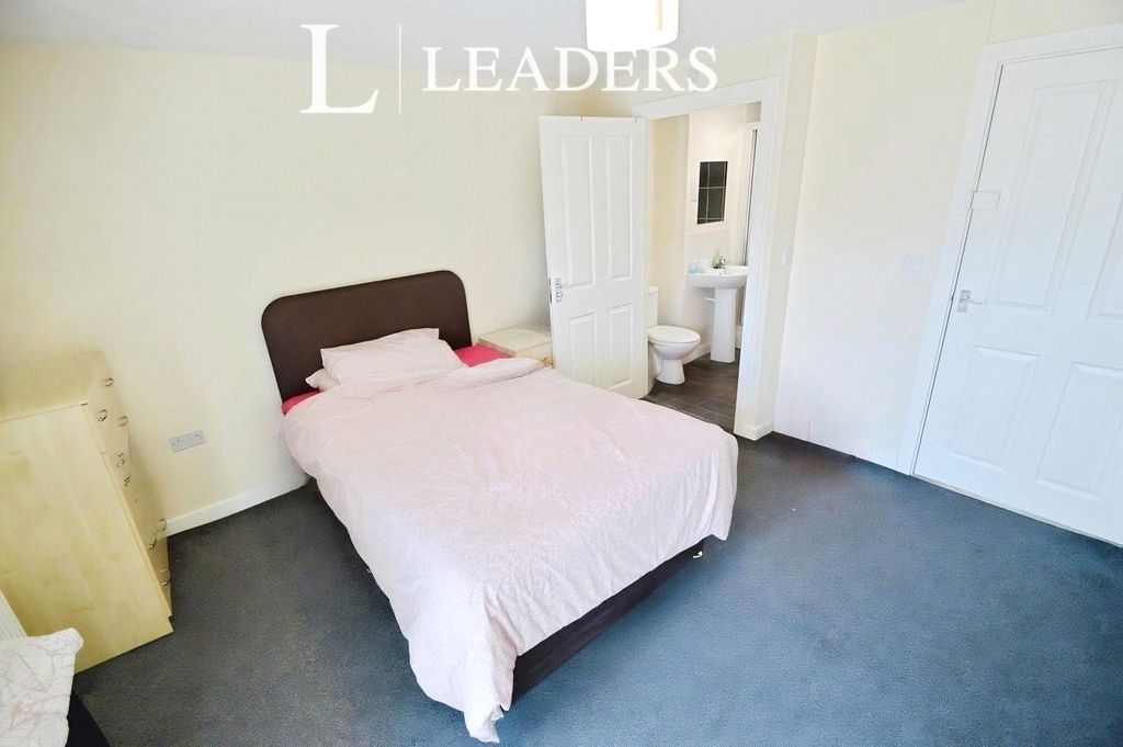 Property photo 3 of 6 Picture No. 05