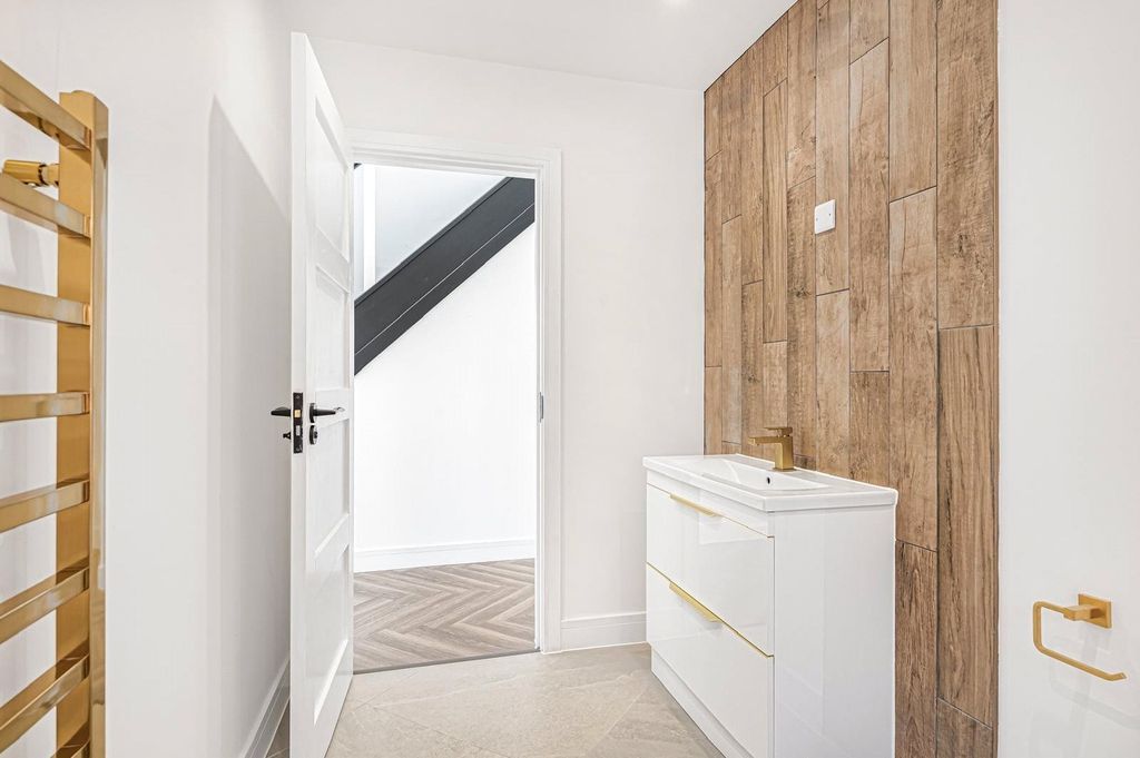 Additional image 20 of 4 bed detached house for saleSouth Coast Road, Telscombe Cliffs, Peacehaven, East Sussex BN10