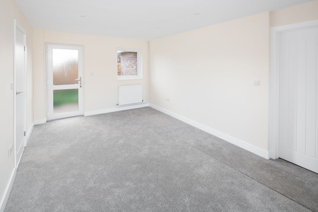 Property photo 2 of 16 Dining Area