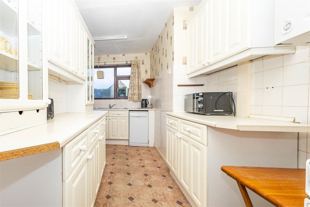 Property photo 3 of 14 Kitchen