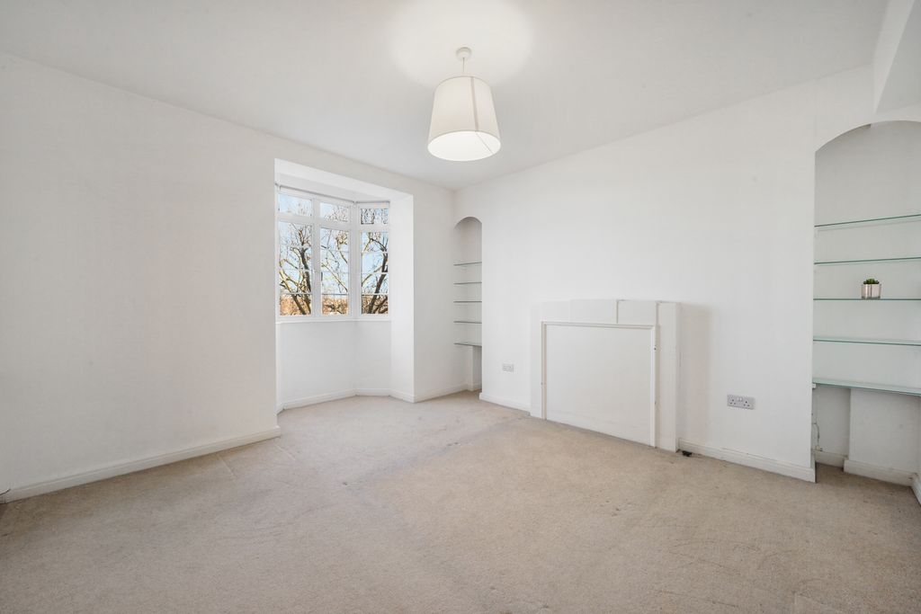 Property photo 3 of 24 Photo 4