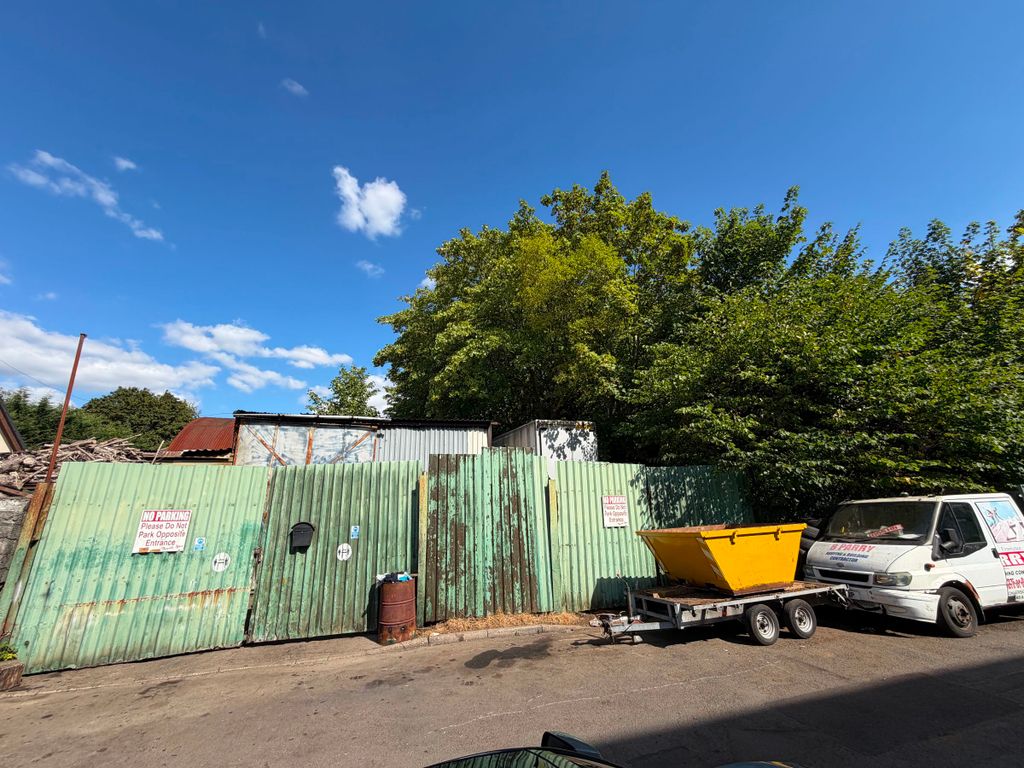 Property photo 1 of 2