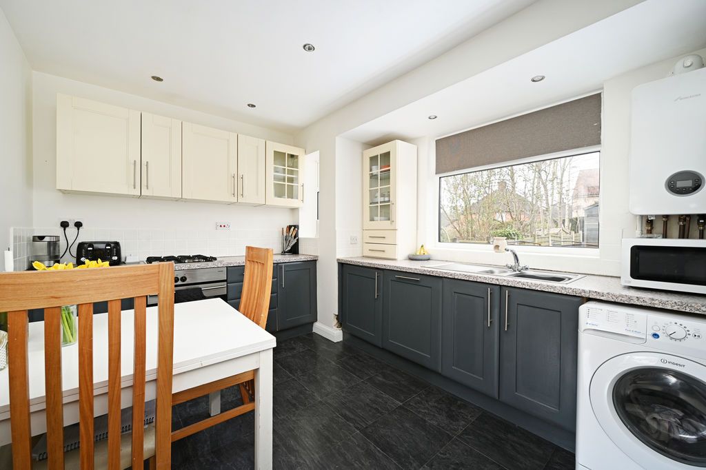 Property photo 2 of 24 Kitchen