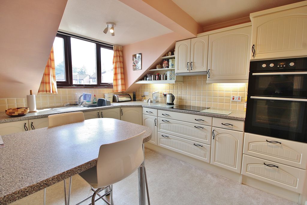 Property photo 3 of 19