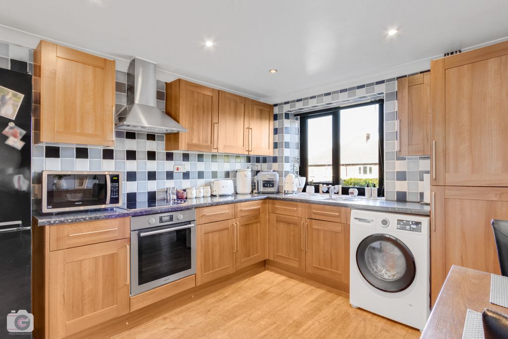 Property photo 3 of 15 Chapel-Mews