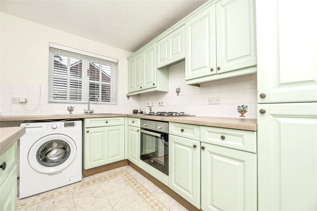 Property photo 3 of 15 Kitchen