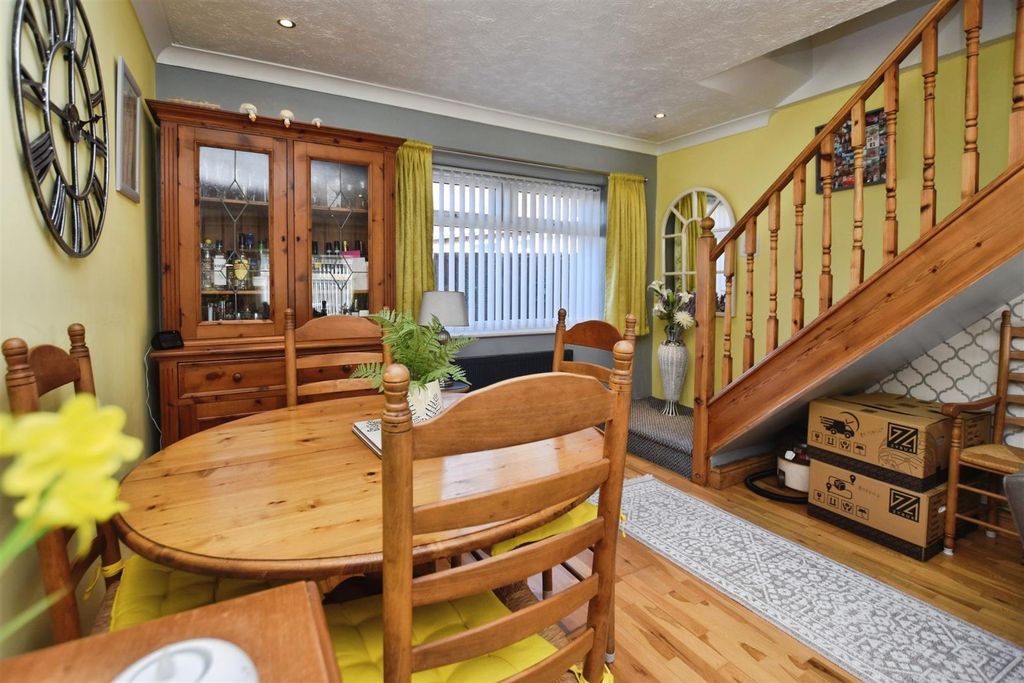 Property photo 2 of 23 Dining Area
