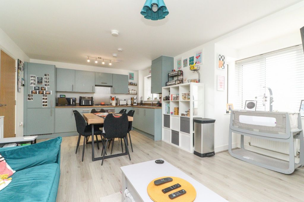 Property photo 2 of 12 Picture 2