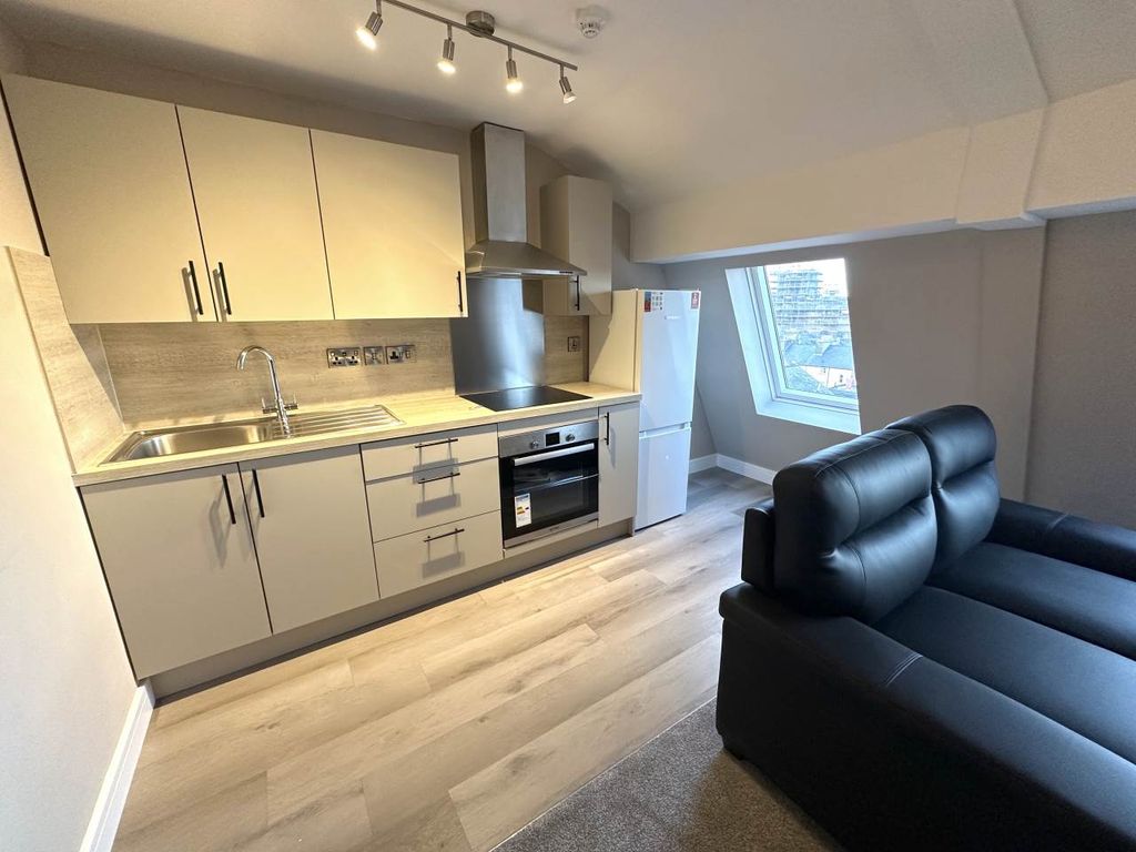 Property photo 2 of 6 Kitchen