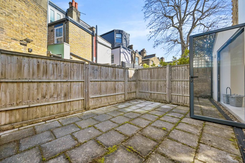 Property photo 3 of 11
