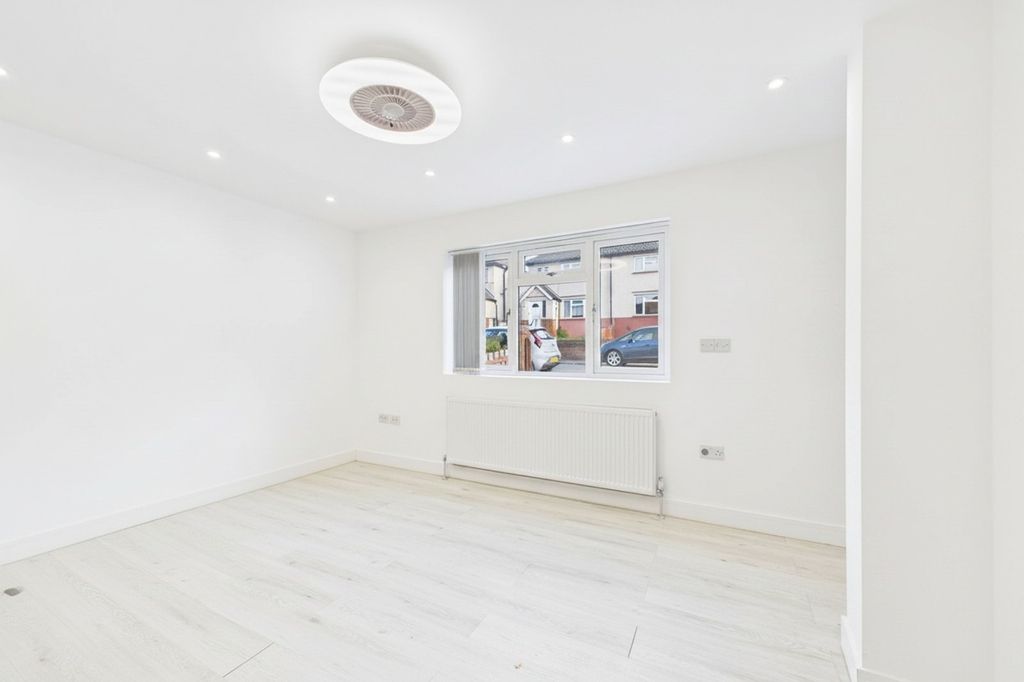 Property photo 2 of 8 Picture No. 07