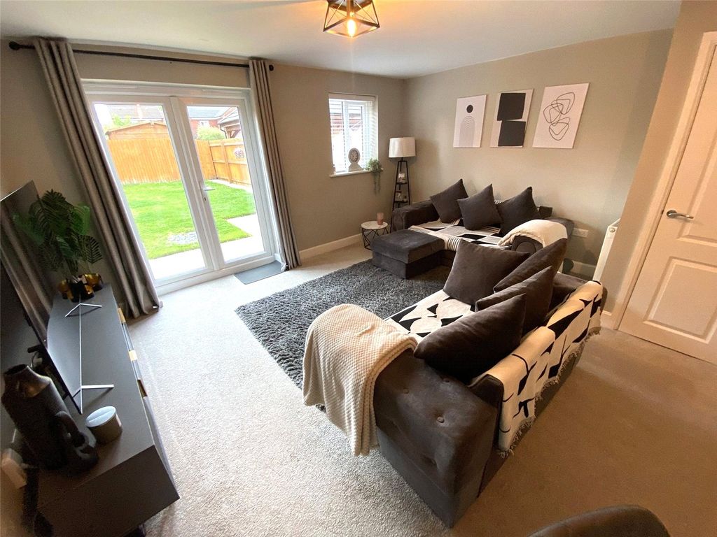 Property photo 2 of 15 Picture No. 19