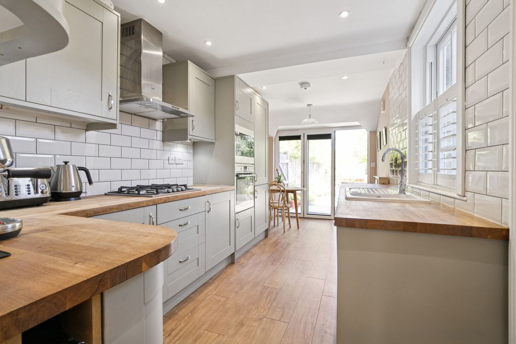 Property photo 2 of 21 5502582