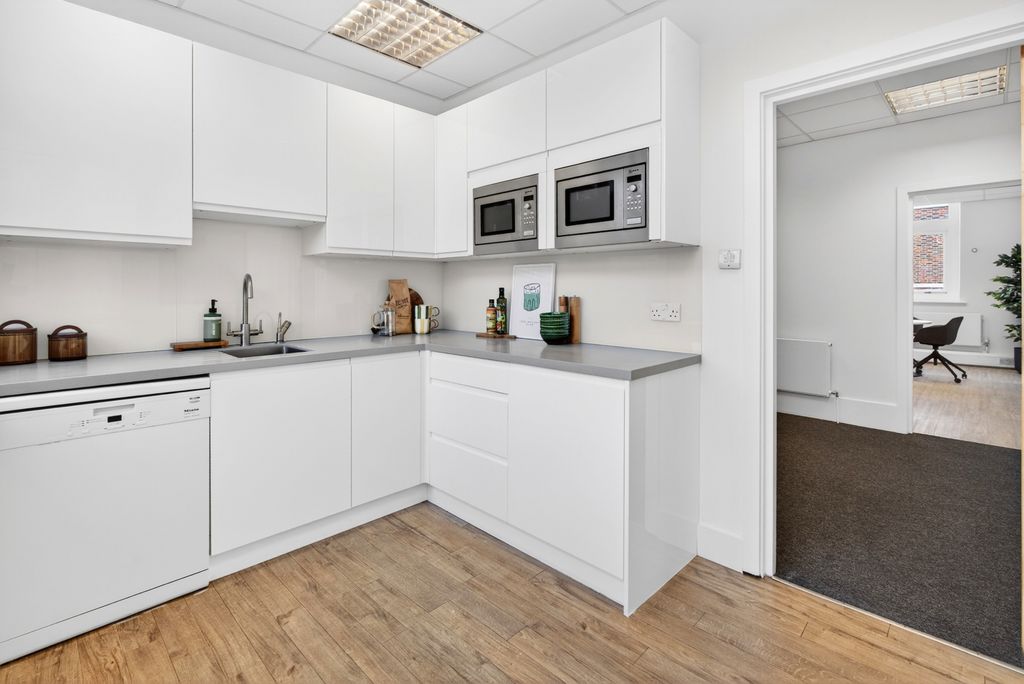 Property photo 3 of 21 Gallery