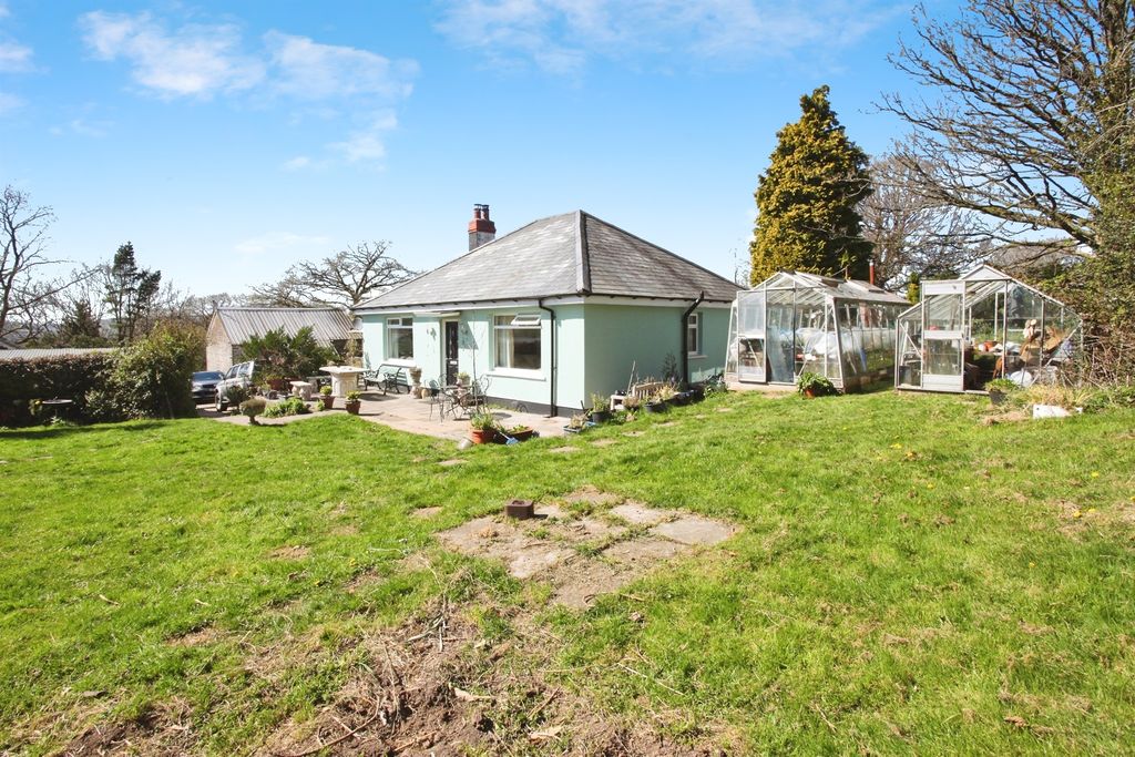 Property photo 2 of 32