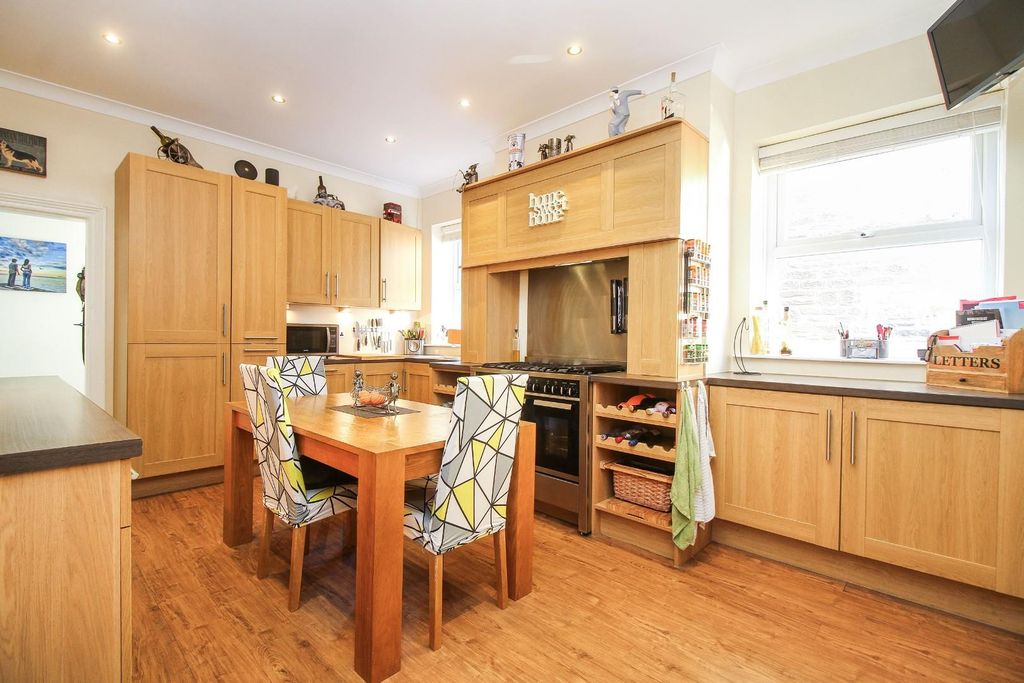 Property photo 3 of 13 3