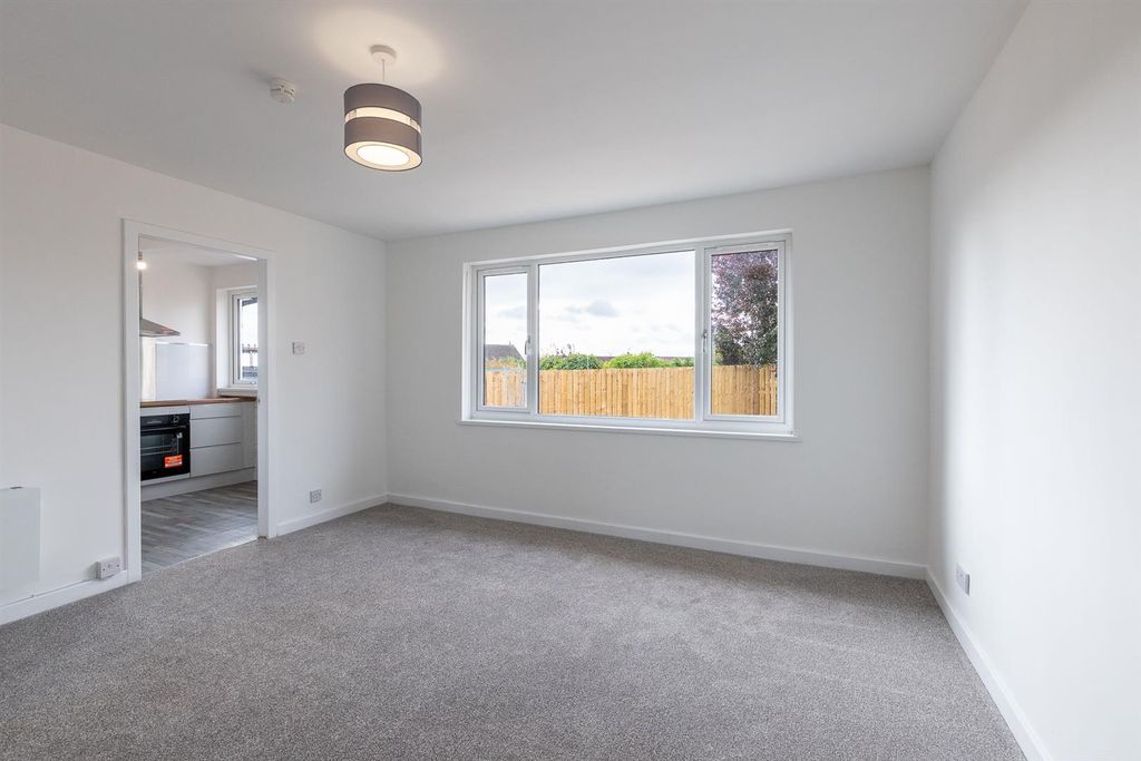 Property photo 2 of 19 S002.Jpg
