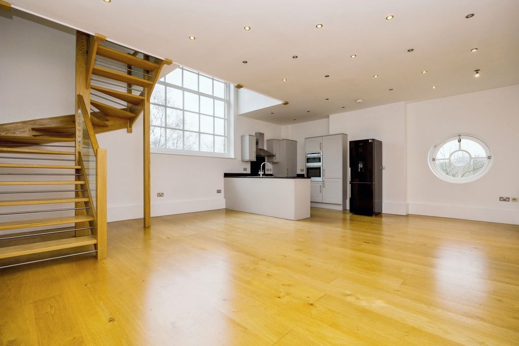 Property photo 2 of 15 Photography